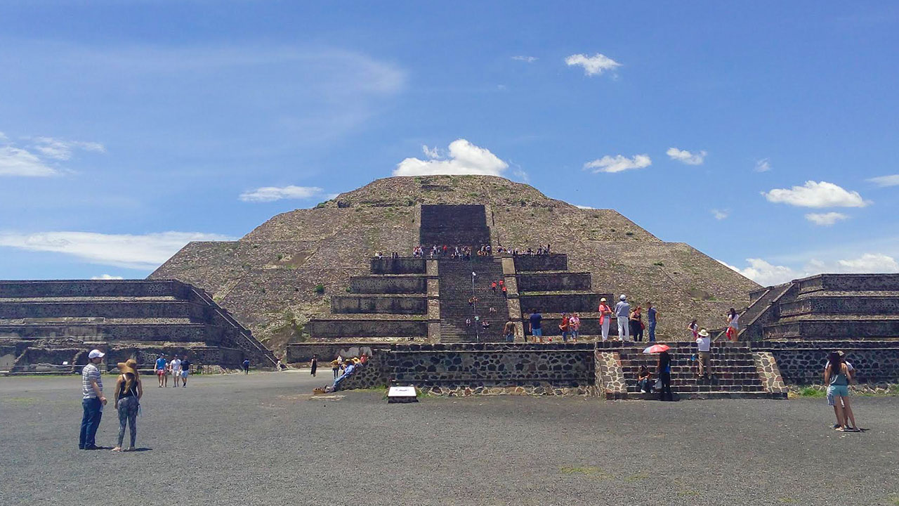 Un hecho violento se vivió en las Pirámides de Teotihuacán en México, donde un hombre disparó con arma de fuego a los turistas que visitaban la zona arqueológica.