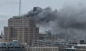 Incendio en un edificio de Wayne State University de Detroit.