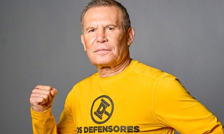 Julio César Chávez, leyenda mexicana del boxeo, se unió a Los Defensores en apoyo a la comunidad hispana de Estados Unidos.