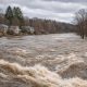 En comunidades del oeste de Michigan se emitieron órdenes de evacuación inmediata ante posibles inundaciones por altos niveles de agua en el río Muskegon.