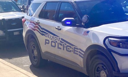 Un tiroteo en una gasolinera en el oeste de Detroit dejó a tres personas sin vida tras una discusión por un choque vehicular.
