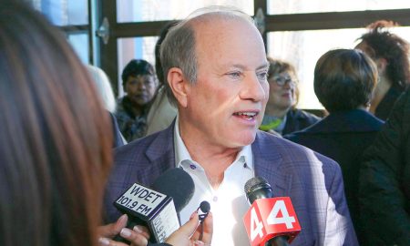 Mike Duggan, aspirante a gobernadora de Michigan como candidato independiente, se retiró de la contienda por la gubernatura.