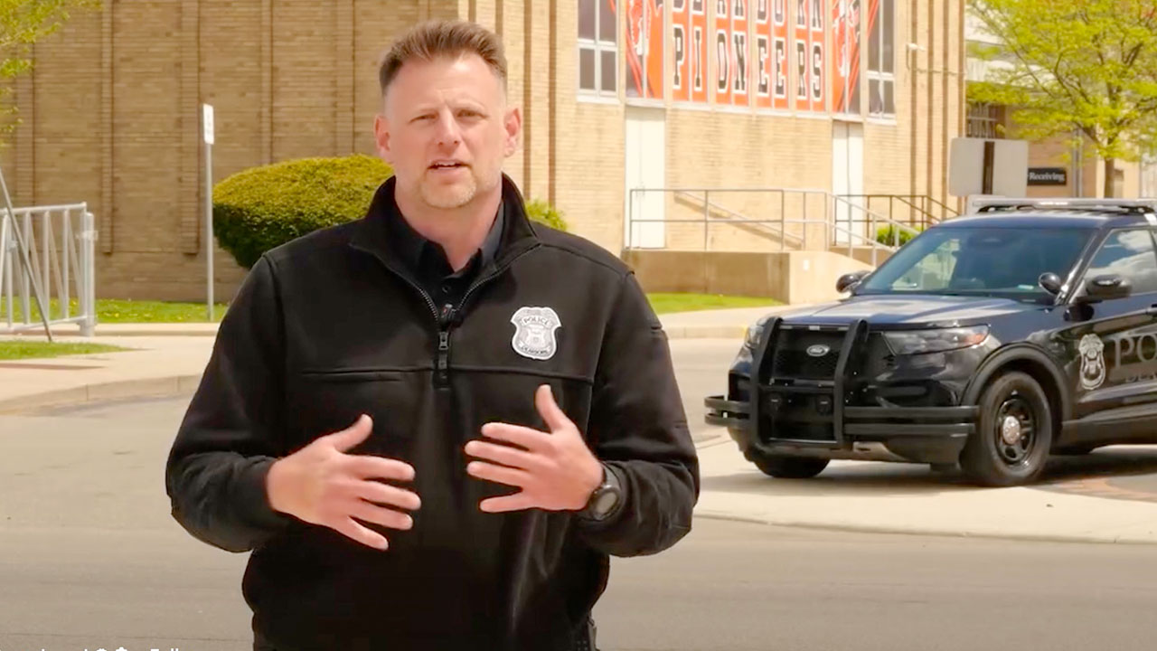El Departamento de Policía de Dearborn llevará a cabo cursos gratuitos de seguridad vial para adolescentes.