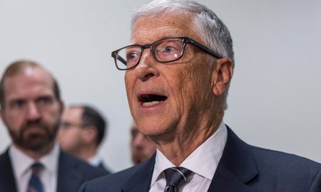 Bill Gates, cofundador de Microsoft, propuso reservar ciertos empleos para humanos ante el avance de la IA.