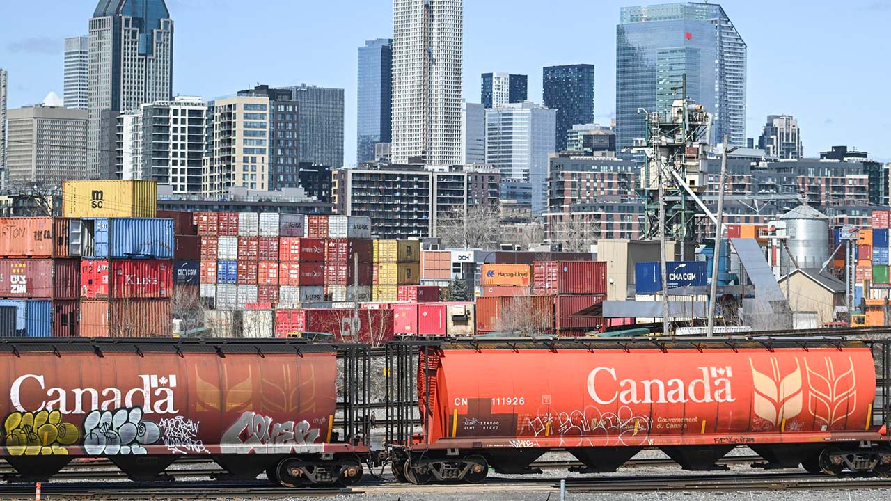 Estados Unidos y Canadá mantienen altas tensiones al no llegar a acuerdos mientras surge una guerra comercial.