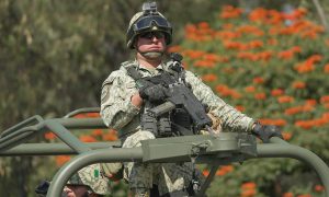 México se prepara para enviar cientos de militares y toneladas de ayuda humanitaria a Colombia tras el terremoto.