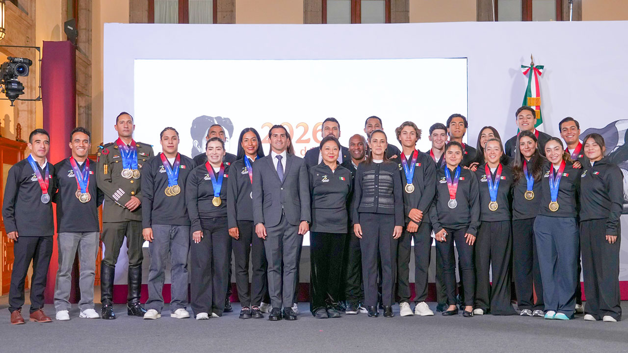 Claudia Sheinbuam, presidenta de México, anunció premios para los medallistas mexicanos y más inversiones y becas para los atletas.