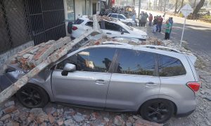 Un terremoto sacudió gran parte de Colombia, dejando personas muertas y atrapadas, además de daños materiales.