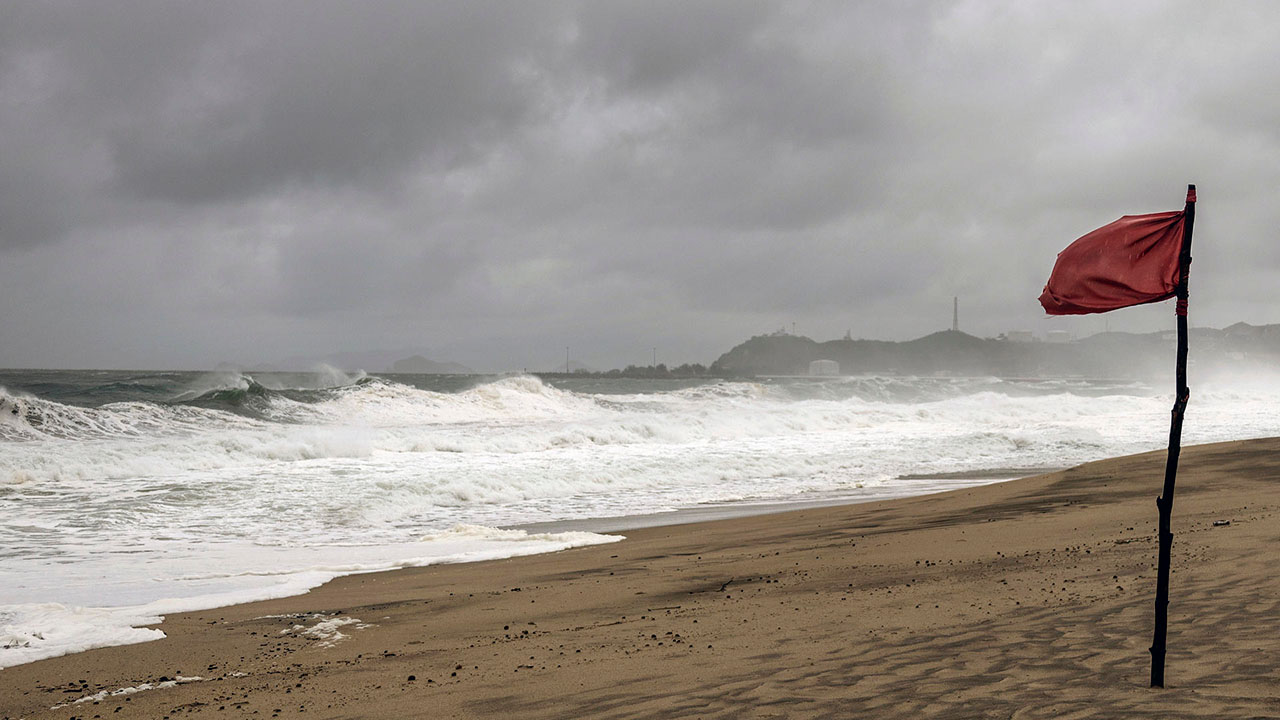 La tormenta tropical Polo en México amenaza con convertirse en huracán.