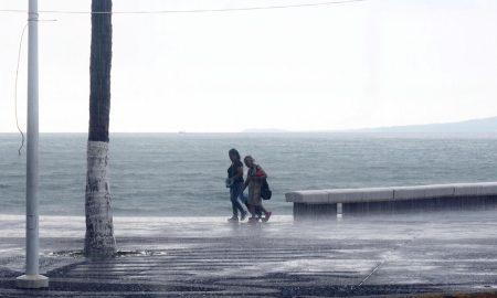El huracán Polo en México ya dejó personas muertas y desaparecidas, debido a las fuertes lluvias y el oleaje.