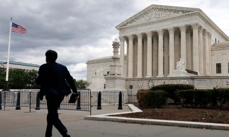 El Tribunal Supremo de Estados Unidos permitió al gobierno de Donald Trump aplicar un sistema de recopilación de datos para el control de votantes.