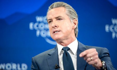 Gavin Newsom, gobernador de California, habla sobre una posible candidatura presidencial para 2028.