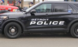 Una adolescente de 16 años perdió la vida en un tiroteo desde un vehículo en el lado este de Detroit.