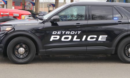 Una adolescente de 16 años perdió la vida en un tiroteo desde un vehículo en el lado este de Detroit.